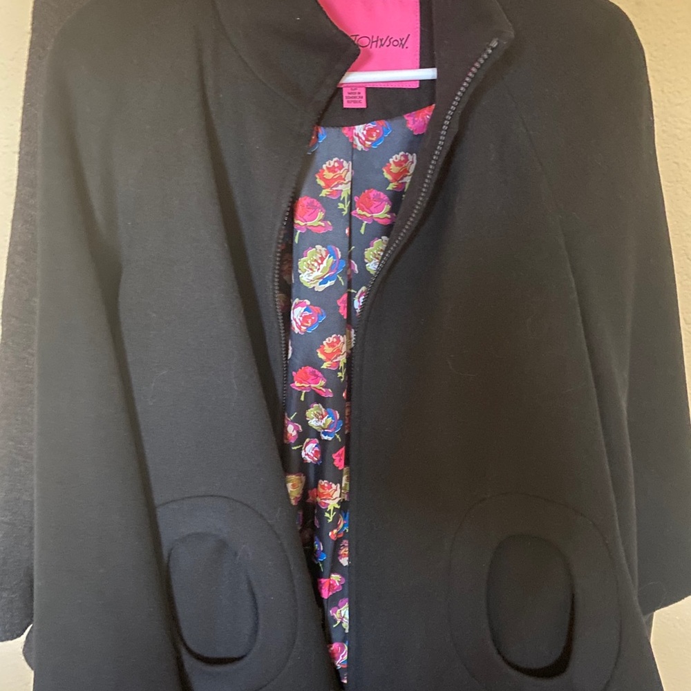 Women’s Coat - Picture 4 of 5